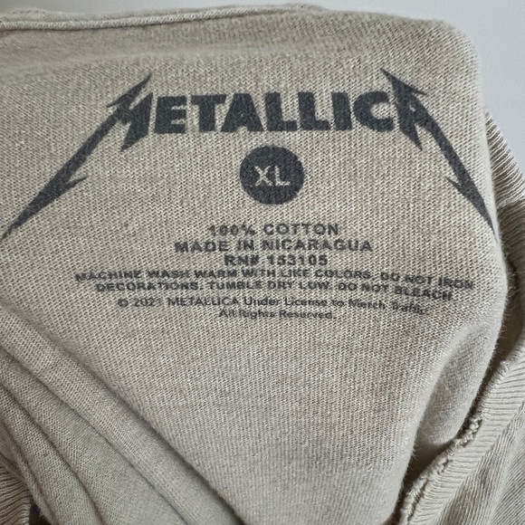 Urban Outfitters Metallica Graphic Cream T-Shirt Size XL - Picture 7 of 7